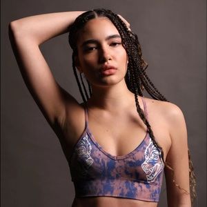 SHE SEAMLESS EVERSON SPORTS BRA IN PALE MOONLIGHT MARBLE - NWT SOLD OUT SMALL